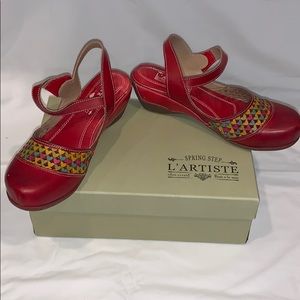 L’Artiste Leather Clogs